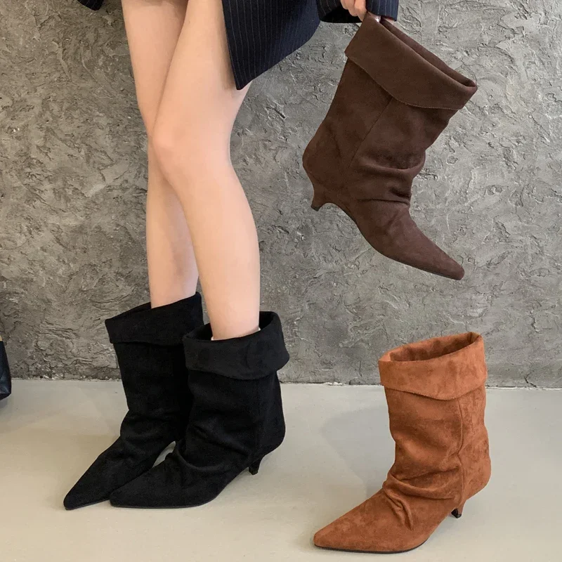 Vintage And Modern Fashion - أحذية نسائية قصيرة من Aneikeh لفصل