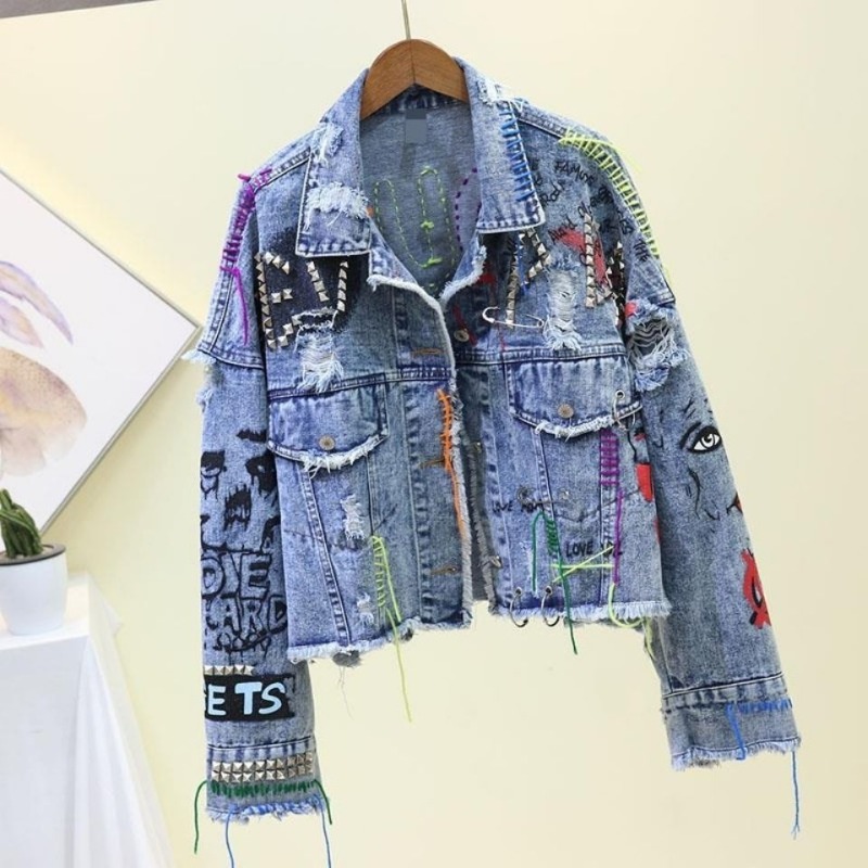 العصرية الكتابة على الجدران عا - مراجعة Patchwork Jean Jacket وسعره