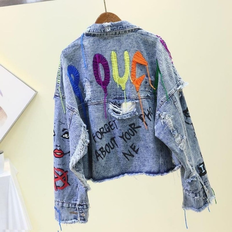 العصرية الكتابة على الجدران عا - مراجعة Patchwork Jean Jacket وسعره